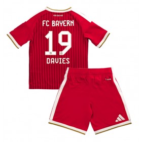 Bayern Munich Alphonso Davies #19 Hemmakläder Barn 2026-27 Kortärmad (+ Korta byxor)